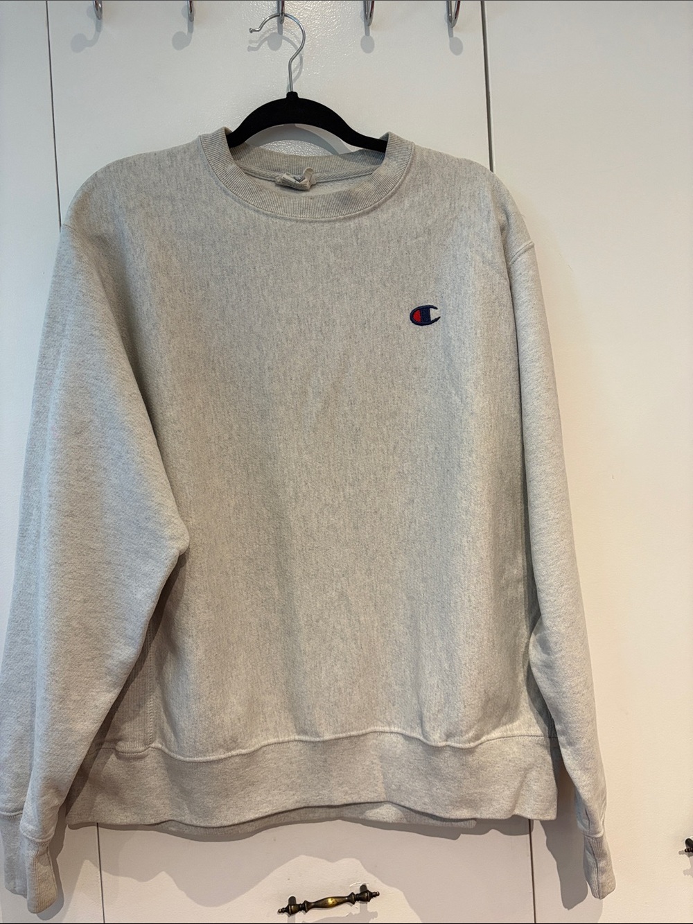 Champion Men's Crewneck Sweatshirt in Light Gray